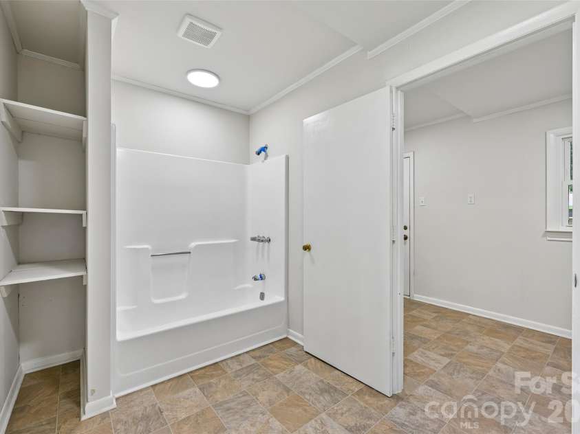 1001 Allison Drive, Shelby, NC 28150.  MLS# CAR4412560, YatesRealty ID 42602. 