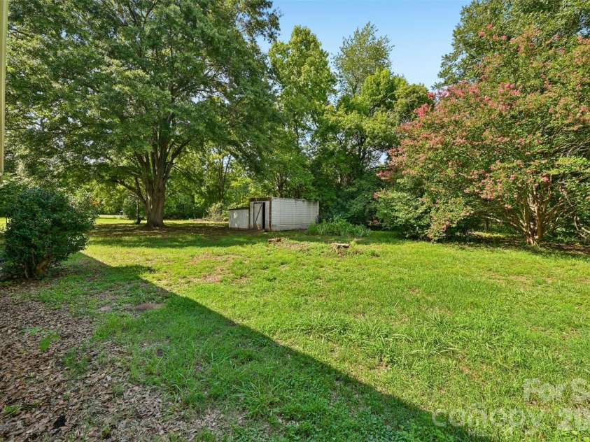 1001 Allison Drive, Shelby, NC 28150.  MLS# CAR4412560, YatesRealty ID 42602. 
