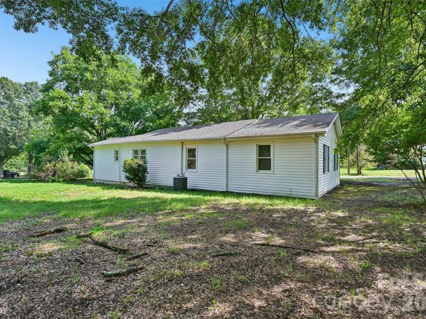 1001 Allison Drive, Shelby, NC 28150.  MLS# CAR4412560, YatesRealty ID 42602. 