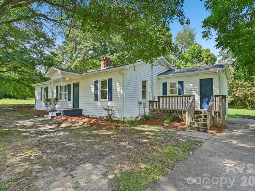 1001 Allison Drive, Shelby, NC 28150.  MLS# CAR4412560, YatesRealty ID 42602. 