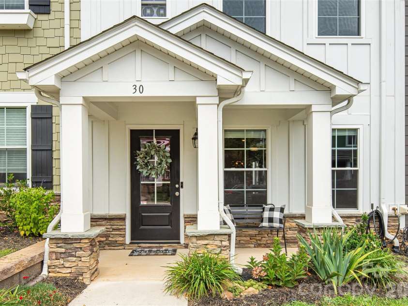 30 Walnut Springs Drive, Asheville, NC 28804.  MLS# CAR4411340, YatesRealty ID 42604. 