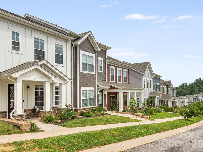 30 Walnut Springs Drive, Asheville, NC 28804.  MLS# CAR4411340, YatesRealty ID 42604. 