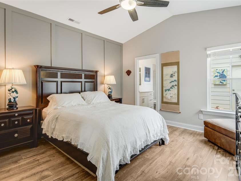 30 Walnut Springs Drive, Asheville, NC 28804.  MLS# CAR4411340, YatesRealty ID 42604. 