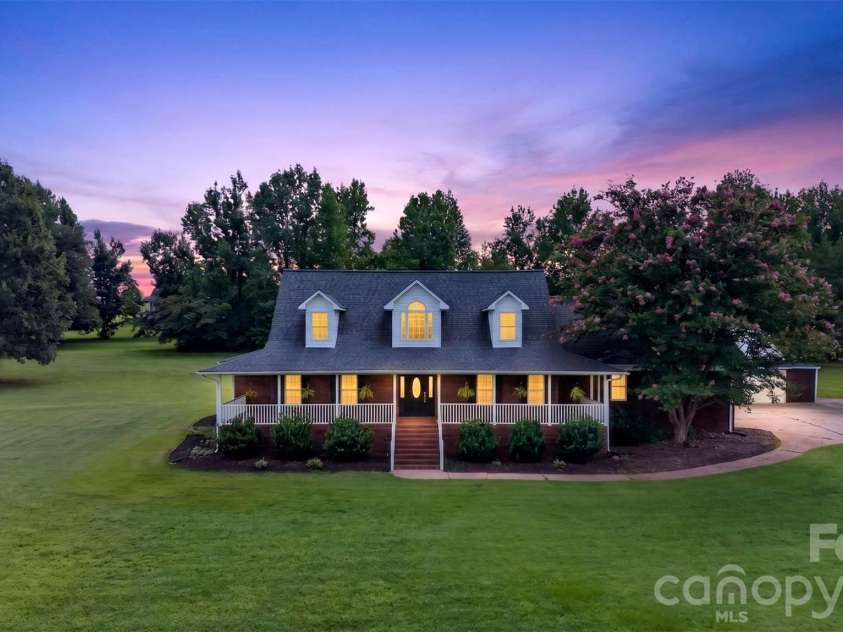 1510 Green River Road, Gaffney, SC 29341.  MLS# CAR4412301, YatesRealty ID 42605. 