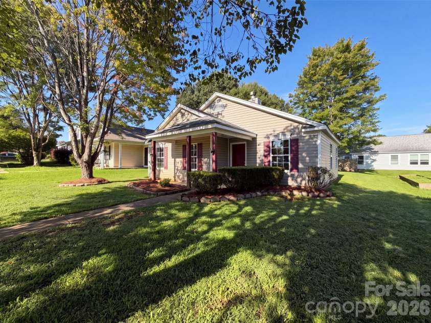 440 First Turn Court, Concord, NC 28025.  MLS# CAR4412676, YatesRealty ID 42606. 