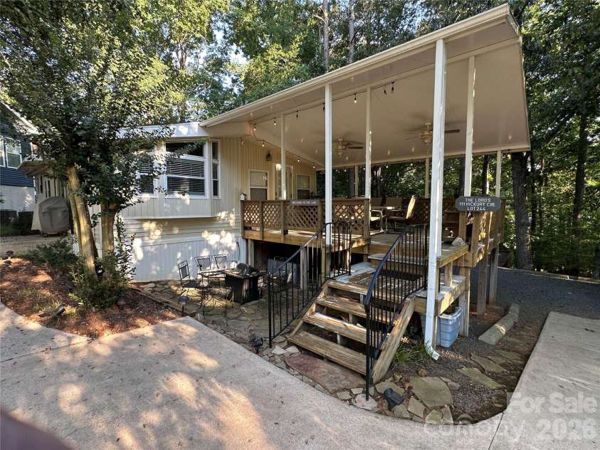 111 Hickory Circle, New London, NC 28127.  MLS# CAR4410881, YatesRealty ID 42607. 