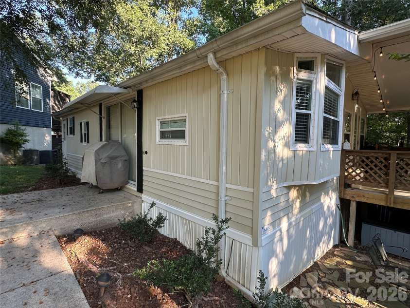 111 Hickory Circle, New London, NC 28127.  MLS# CAR4410881, YatesRealty ID 42607. 