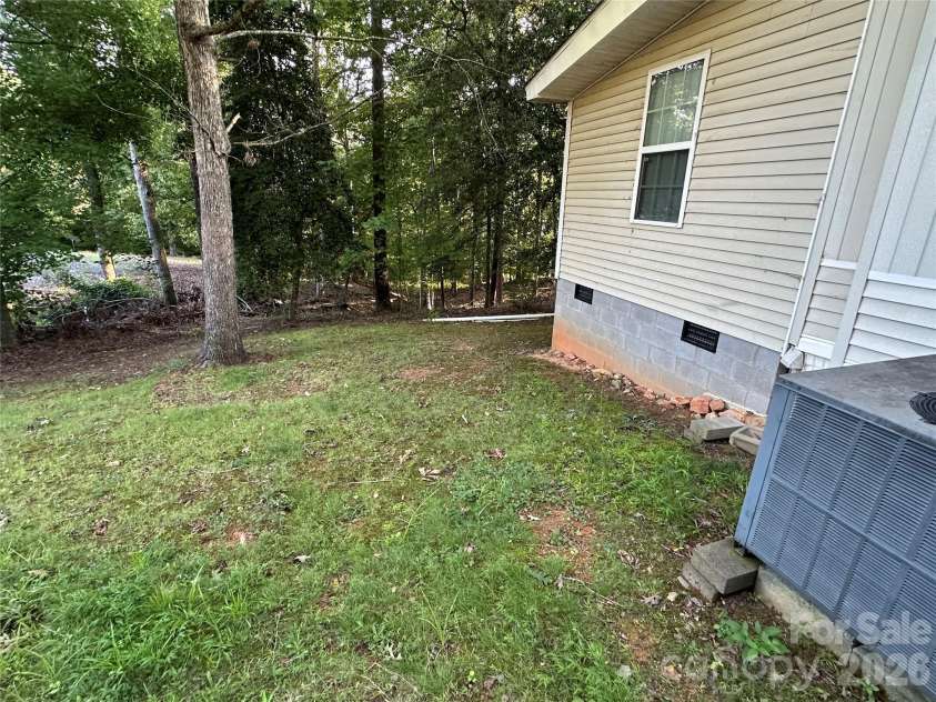 111 Hickory Circle, New London, NC 28127.  MLS# CAR4410881, YatesRealty ID 42607. 