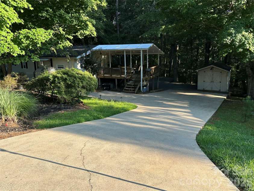 111 Hickory Circle, New London, NC 28127.  MLS# CAR4410881, YatesRealty ID 42607. 