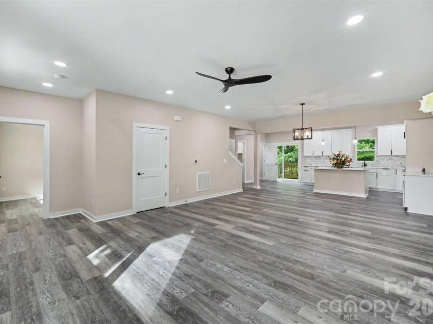 5200 Morning Dove Court, Gastonia, NC 28052.  MLS# CAR4414825, YatesRealty ID 42608. 