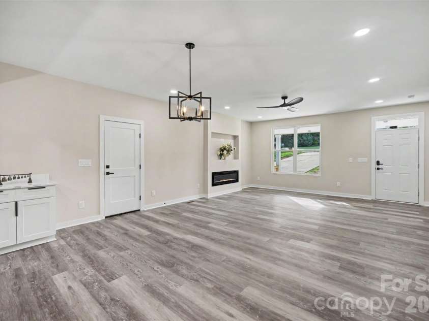 5200 Morning Dove Court, Gastonia, NC 28052.  MLS# CAR4414825, YatesRealty ID 42608. 