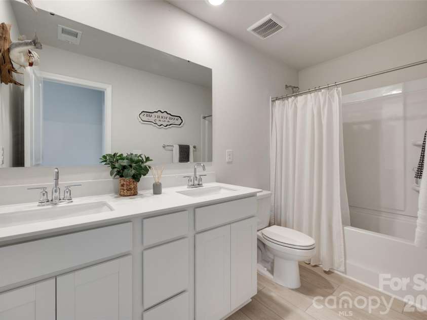 1208 Old Fort Drive, Edgemoor, SC 29712.  MLS# CAR4408976, YatesRealty ID 42609. 
