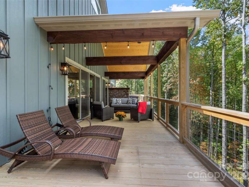377 Ridge Runner Road, Burnsville, NC 28714.  MLS# CAR4242745, YatesRealty ID 4261. 