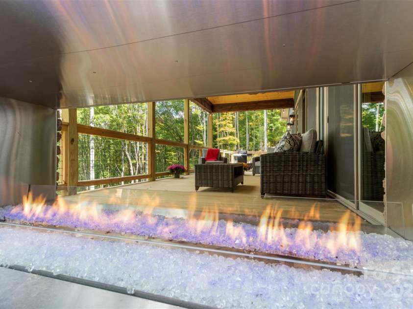 377 Ridge Runner Road, Burnsville, NC 28714.  MLS# CAR4242745, YatesRealty ID 4261. 