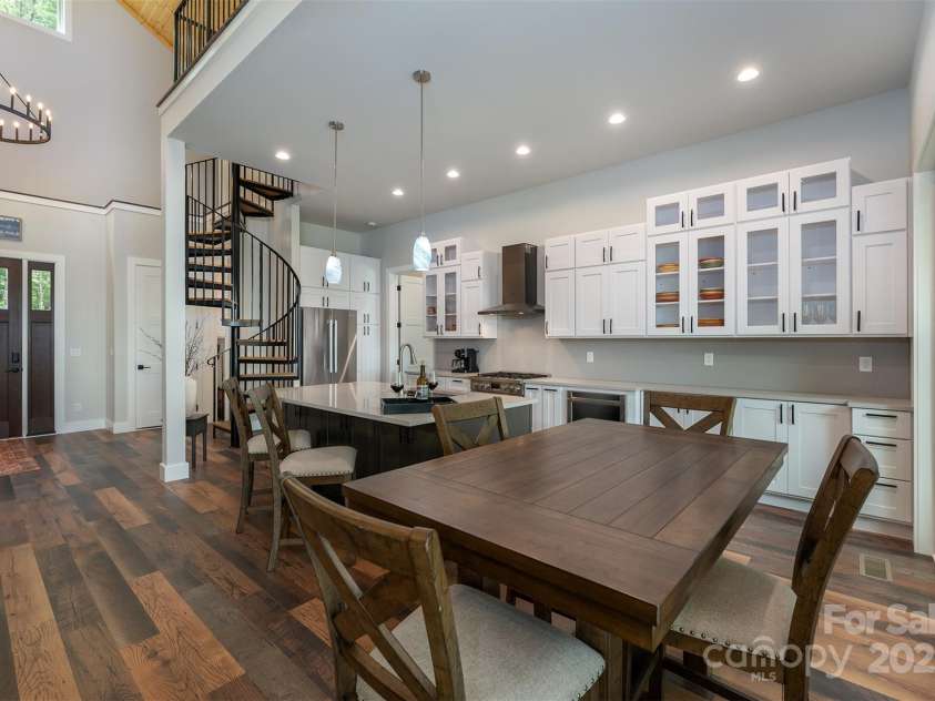 377 Ridge Runner Road, Burnsville, NC 28714.  MLS# CAR4242745, YatesRealty ID 4261. 