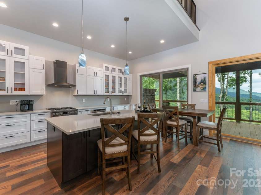 377 Ridge Runner Road, Burnsville, NC 28714.  MLS# CAR4242745, YatesRealty ID 4261. 