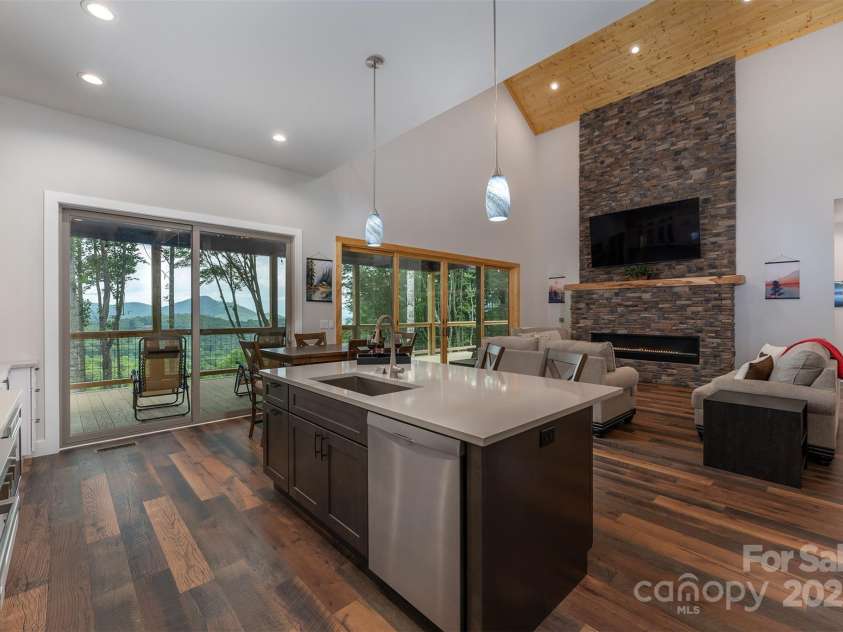 377 Ridge Runner Road, Burnsville, NC 28714.  MLS# CAR4242745, YatesRealty ID 4261. 
