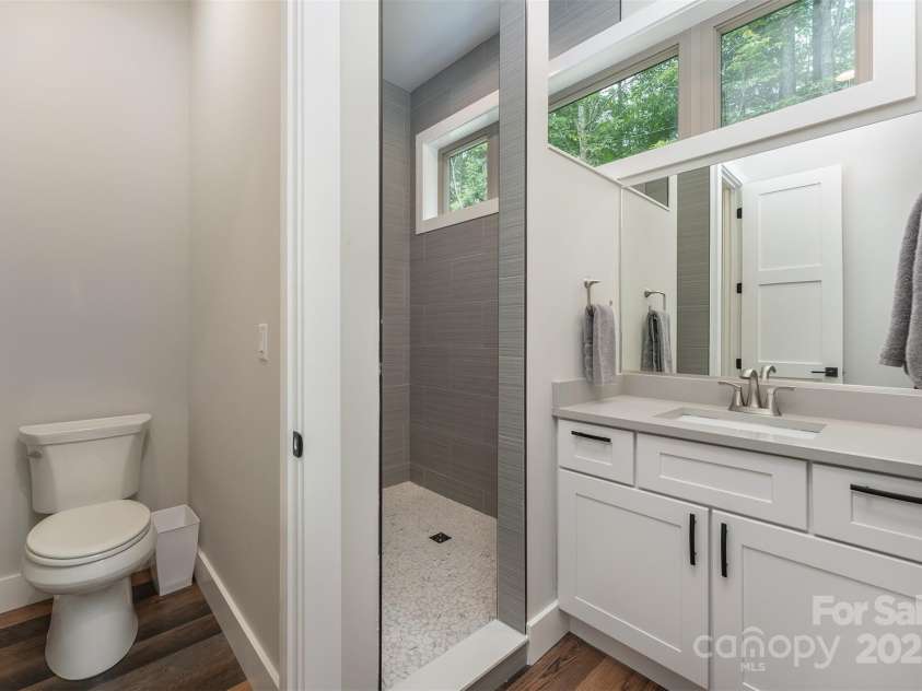 377 Ridge Runner Road, Burnsville, NC 28714.  MLS# CAR4242745, YatesRealty ID 4261. 