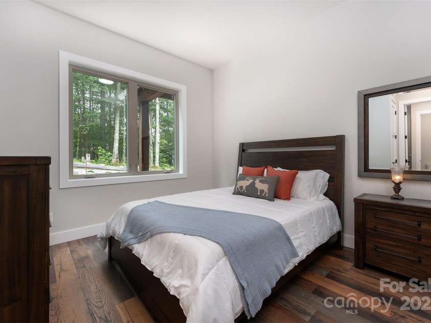 377 Ridge Runner Road, Burnsville, NC 28714.  MLS# CAR4242745, YatesRealty ID 4261. 