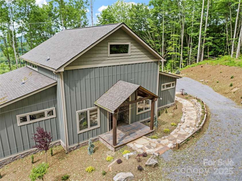 377 Ridge Runner Road, Burnsville, NC 28714.  MLS# CAR4242745, YatesRealty ID 4261. 