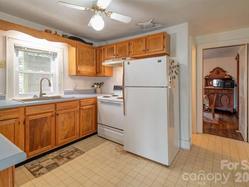 99 Salisbury Avenue, Saluda, NC 28873.  MLS# CAR4357174, YatesRealty ID 4261. 