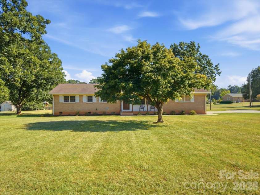 1480 Hallmark Drive, Rock Hill, SC 29730.  MLS# CAR4401157, YatesRealty ID 42610. 