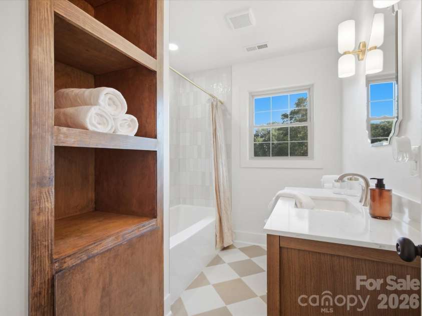 1480 Hallmark Drive, Rock Hill, SC 29730.  MLS# CAR4401157, YatesRealty ID 42610. 