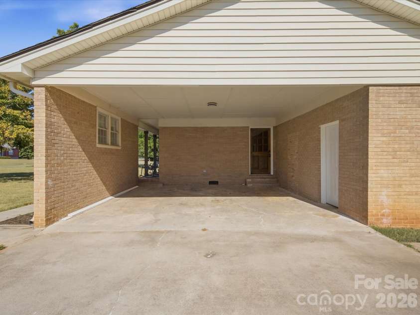 1480 Hallmark Drive, Rock Hill, SC 29730.  MLS# CAR4401157, YatesRealty ID 42610. 