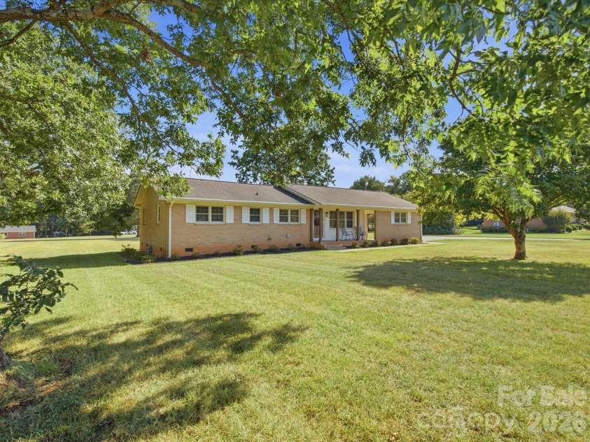 1480 Hallmark Drive, Rock Hill, SC 29730.  MLS# CAR4401157, YatesRealty ID 42610. 