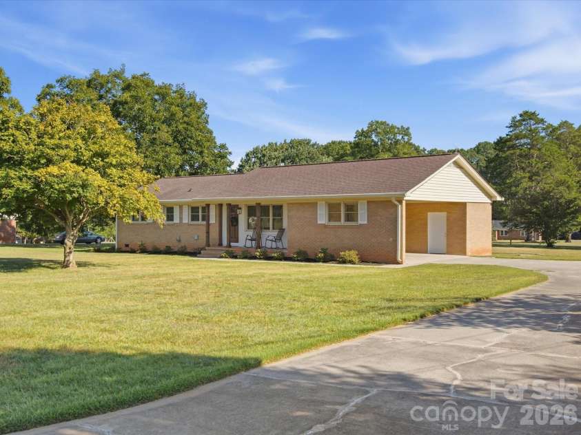 1480 Hallmark Drive, Rock Hill, SC 29730.  MLS# CAR4401157, YatesRealty ID 42610. 