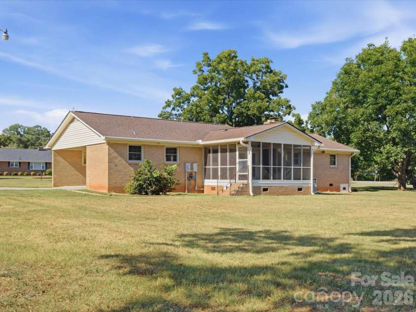 1480 Hallmark Drive, Rock Hill, SC 29730.  MLS# CAR4401157, YatesRealty ID 42610. 