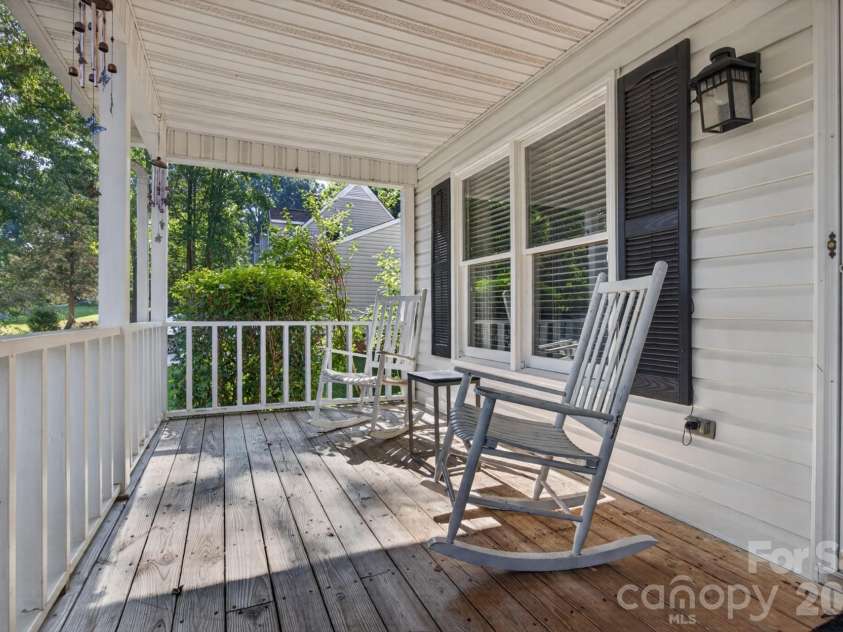 102 Carabelle Circle, Salisbury, NC 28144.  MLS# CAR4405094, YatesRealty ID 42612. 