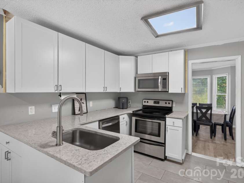 102 Carabelle Circle, Salisbury, NC 28144.  MLS# CAR4405094, YatesRealty ID 42612. 