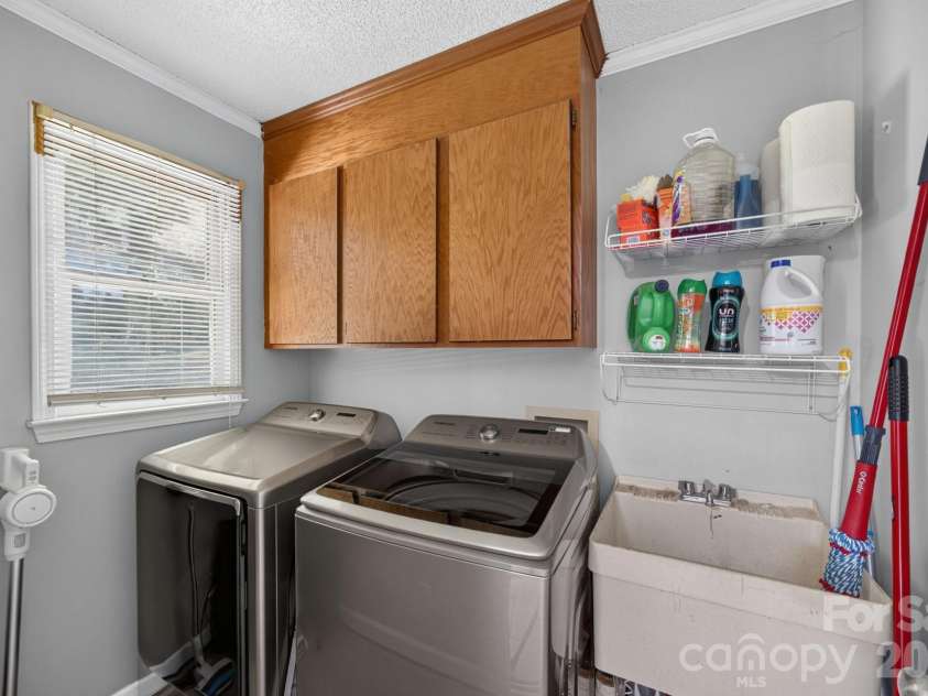 102 Carabelle Circle, Salisbury, NC 28144.  MLS# CAR4405094, YatesRealty ID 42612. 