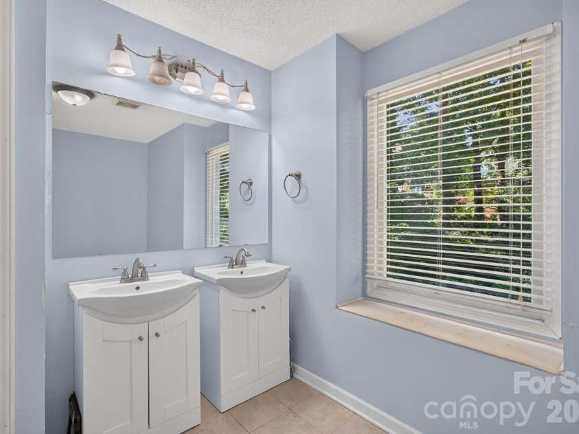 102 Carabelle Circle, Salisbury, NC 28144.  MLS# CAR4405094, YatesRealty ID 42612. 