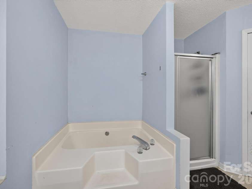 102 Carabelle Circle, Salisbury, NC 28144.  MLS# CAR4405094, YatesRealty ID 42612. 