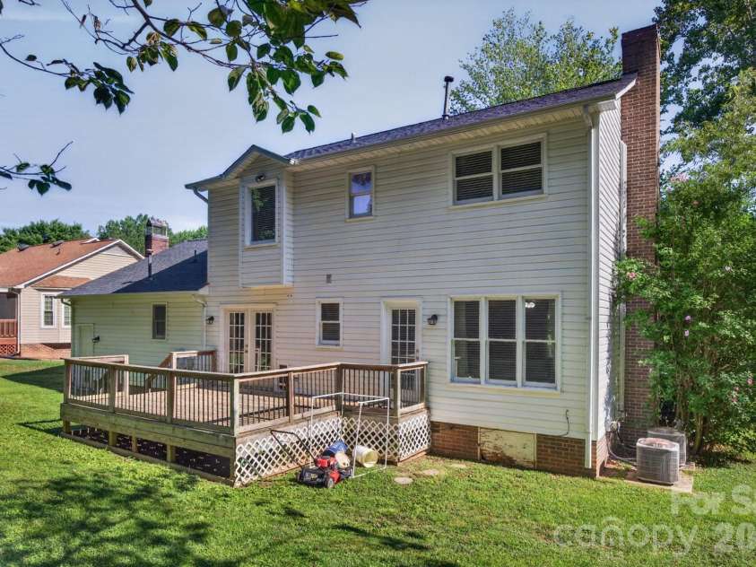 102 Carabelle Circle, Salisbury, NC 28144.  MLS# CAR4405094, YatesRealty ID 42612. 