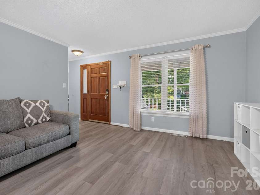 102 Carabelle Circle, Salisbury, NC 28144.  MLS# CAR4405094, YatesRealty ID 42612. 