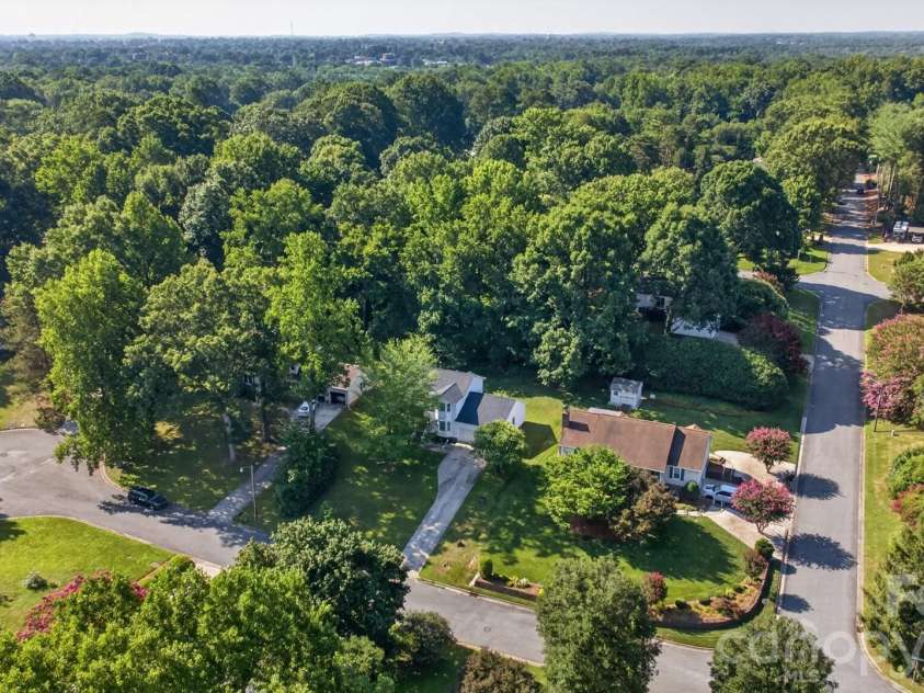 102 Carabelle Circle, Salisbury, NC 28144.  MLS# CAR4405094, YatesRealty ID 42612. 