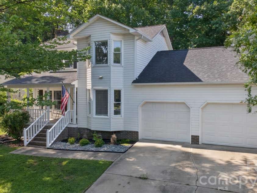 102 Carabelle Circle, Salisbury, NC 28144.  MLS# CAR4405094, YatesRealty ID 42612. 