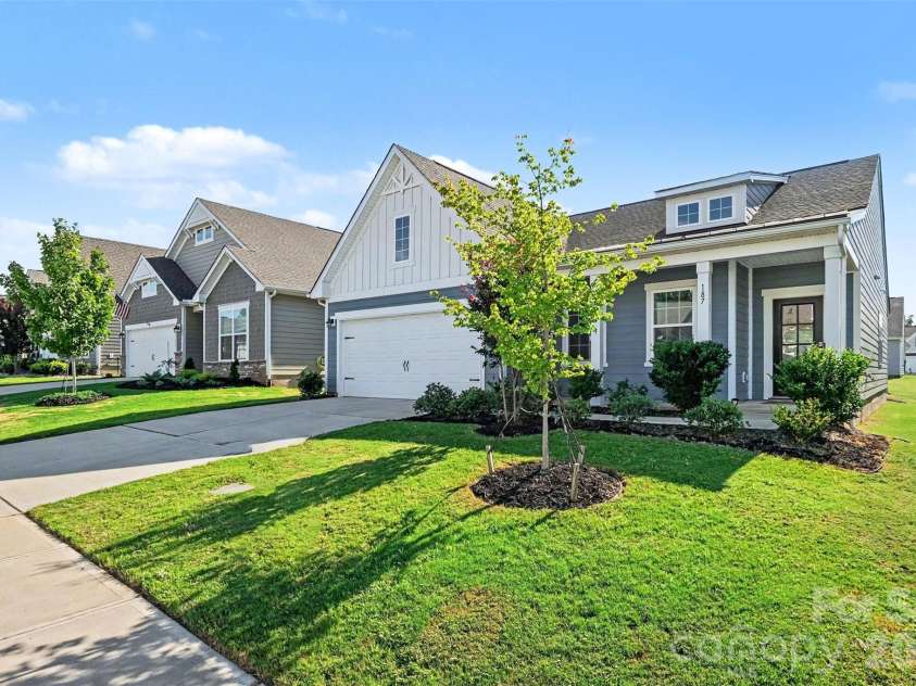 187 White Apple Way, Statesville, NC 28625.  MLS# CAR4410841, YatesRealty ID 42613. 
