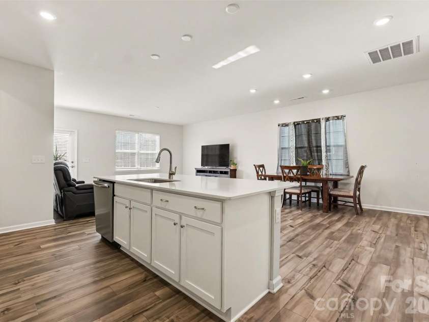 187 White Apple Way, Statesville, NC 28625.  MLS# CAR4410841, YatesRealty ID 42613. 
