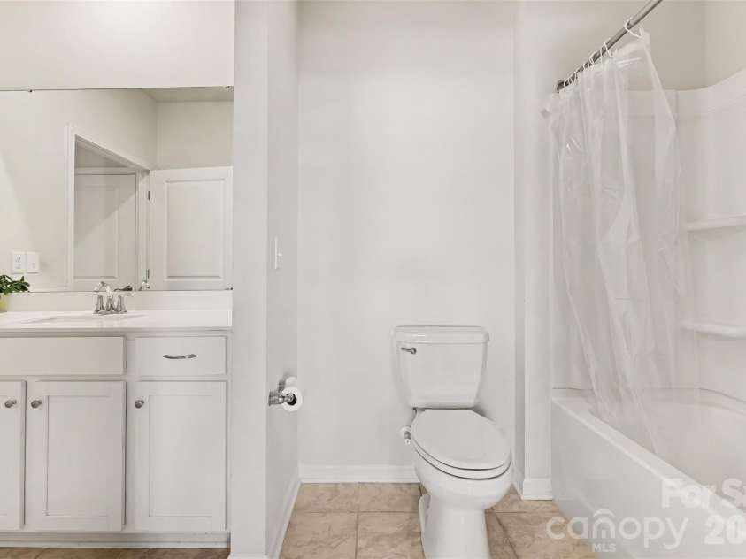 187 White Apple Way, Statesville, NC 28625.  MLS# CAR4410841, YatesRealty ID 42613. 
