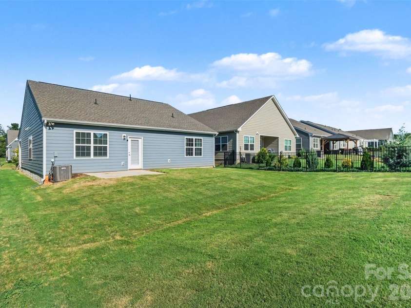 187 White Apple Way, Statesville, NC 28625.  MLS# CAR4410841, YatesRealty ID 42613. 