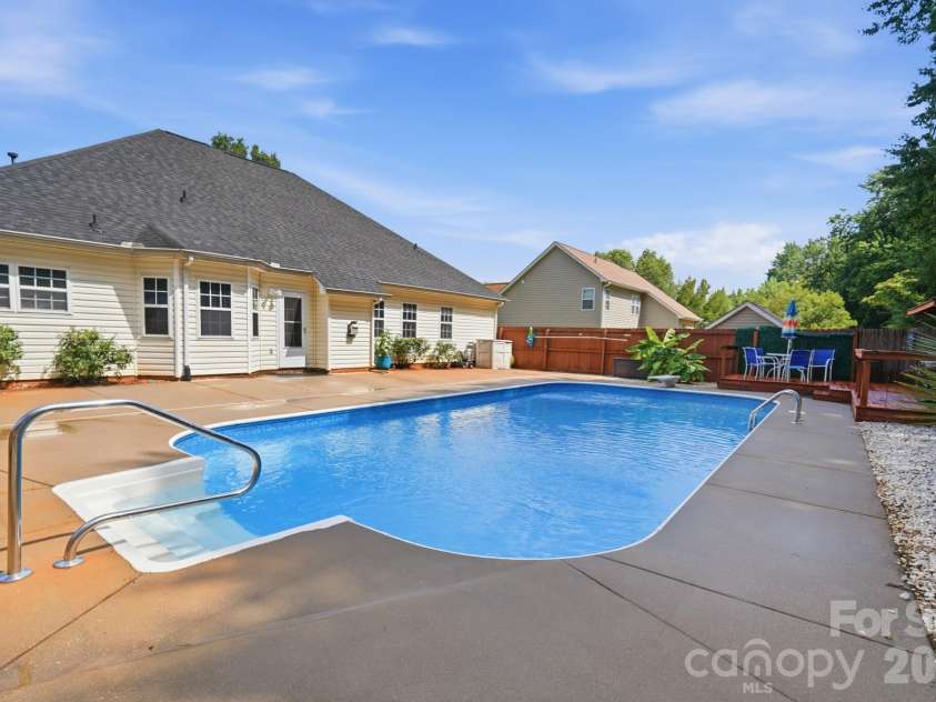359 Linsbury Court, Gastonia, NC 28056.  MLS# CAR4411609, YatesRealty ID 42614. 