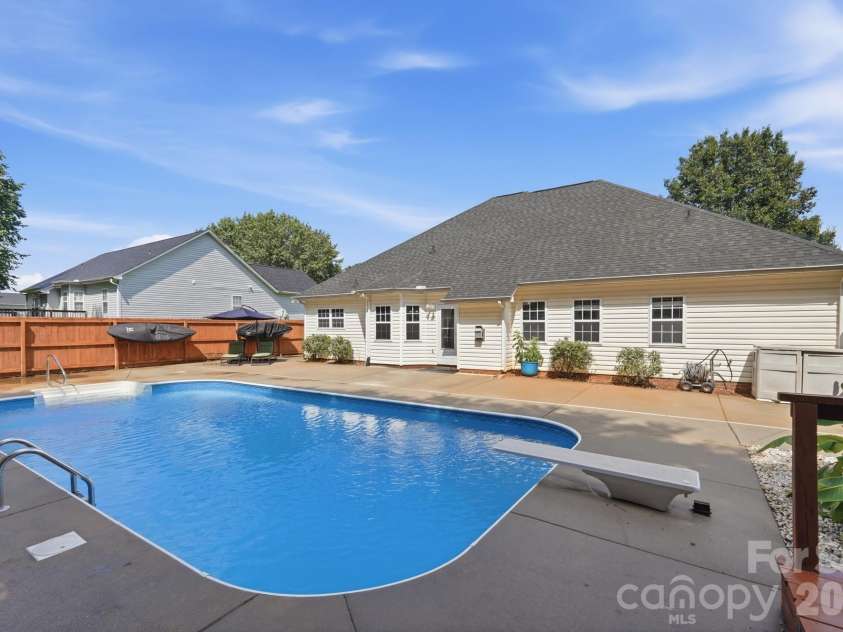 359 Linsbury Court, Gastonia, NC 28056.  MLS# CAR4411609, YatesRealty ID 42614. 