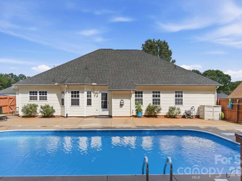 359 Linsbury Court, Gastonia, NC 28056.  MLS# CAR4411609, YatesRealty ID 42614. 