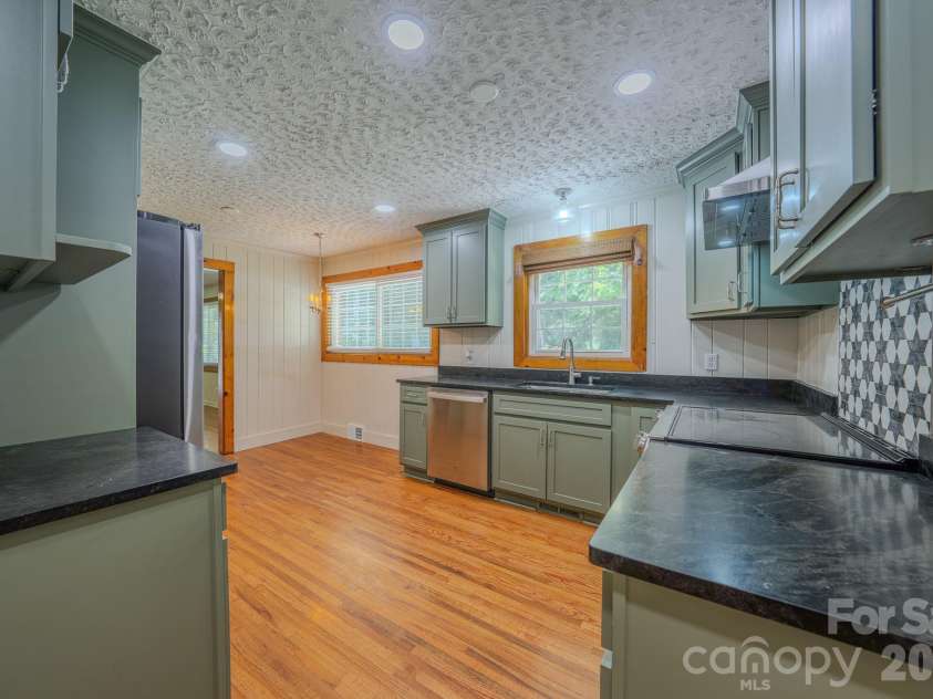 2150 Nc 80 Highway, Bakersville, NC 28705.  MLS# CAR4411879, YatesRealty ID 42615. 