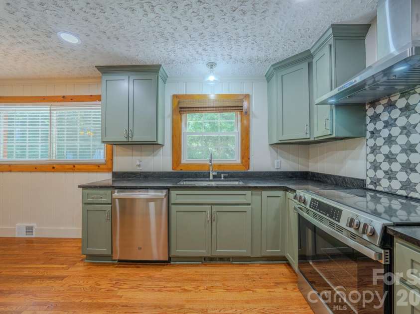 2150 Nc 80 Highway, Bakersville, NC 28705.  MLS# CAR4411879, YatesRealty ID 42615. 