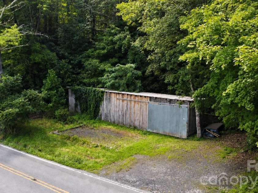 2150 Nc 80 Highway, Bakersville, NC 28705.  MLS# CAR4411879, YatesRealty ID 42615. 